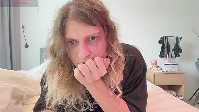 Alice Pinkhead online show from 14, 11, 2025