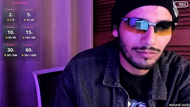 Nicholasrodrii online show from 25, 10, 2025