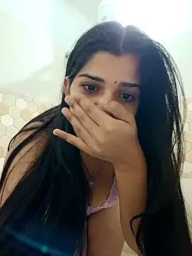 Snapshot of aaliya_bhattt chatting on 31, 12, 2024 aaliya bhattt online show from 31, 12, 2024