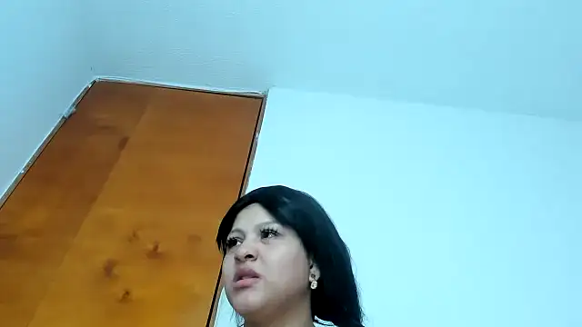 Snapshot of Natalycarter chatting on 19, 10, 2025 Natalycarter online show from 19, 10, 2025