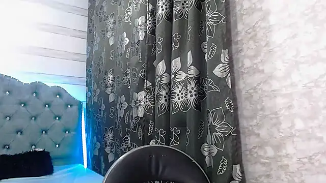 Snapshot of lily_jamesx chatting on 12, 2, 2025 lily jamesx online show from 12, 2, 2025