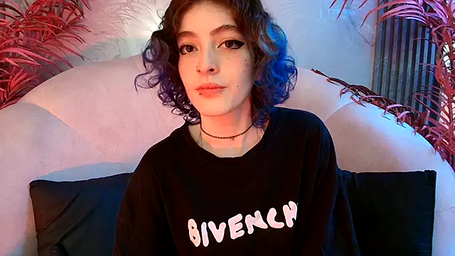 EvaHalsey online show from 20, 10, 2025