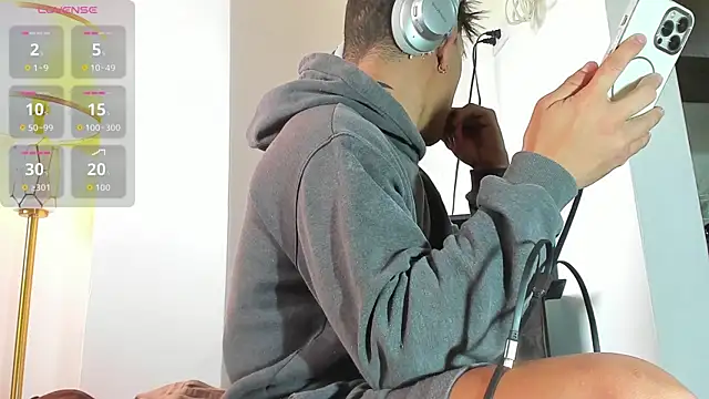 Snapshot of nakedfoam1 chatting on 6, 4, 2026 nakedfoam1 online show from 6, 4, 2026