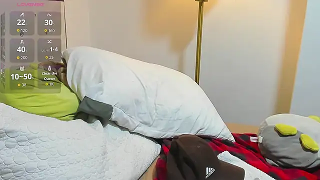 Snapshot of nakedfoam1 chatting on 11, 4, 2026 nakedfoam1 online show from 11, 4, 2026