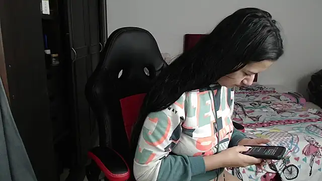 kayla k18 online show from 1, 2, 2025