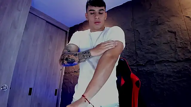 Snapshot of joseph_boy chatting on 4, 10, 2025 joseph boy online show from 4, 10, 2025