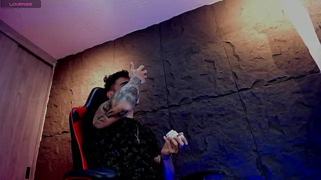 Snapshot of joseph_boy chatting on 20, 10, 2025 joseph boy online show from 20, 10, 2025