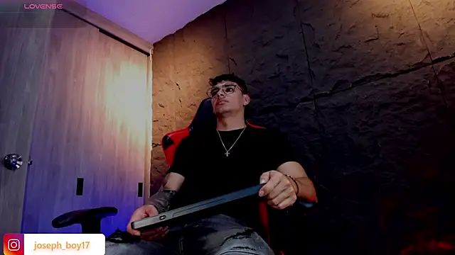 Snapshot of joseph_boy chatting on 3, 11, 2025 joseph boy online show from 3, 11, 2025