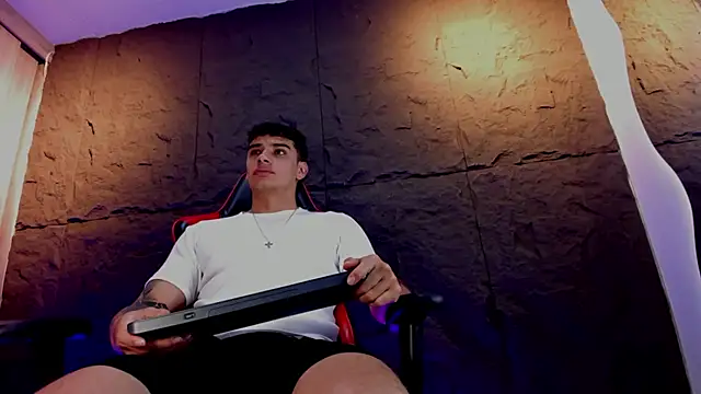 Snapshot of joseph_boy chatting on 7, 11, 2025 joseph boy online show from 7, 11, 2025