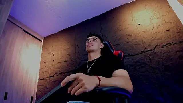 Snapshot of joseph_boy chatting on 13, 11, 2025 joseph boy online show from 13, 11, 2025