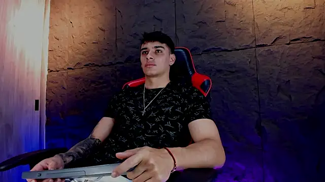 Snapshot of joseph_boy chatting on 14, 11, 2025 joseph boy online show from 14, 11, 2025