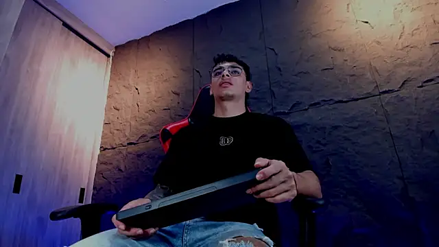 Snapshot of joseph_boy chatting on 21, 11, 2025 joseph boy online show from 21, 11, 2025