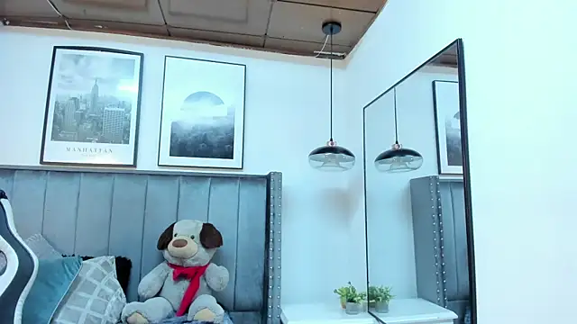 Alaia Cute online show from 2, 12, 2025