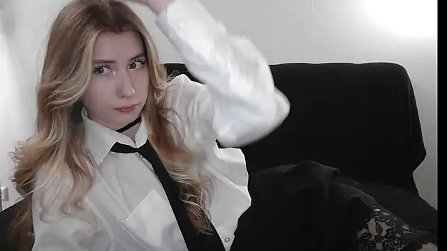 Snapshot of ErikaShyy chatting on 23, 4, 2026 ErikaShyy online show from 23, 4, 2026