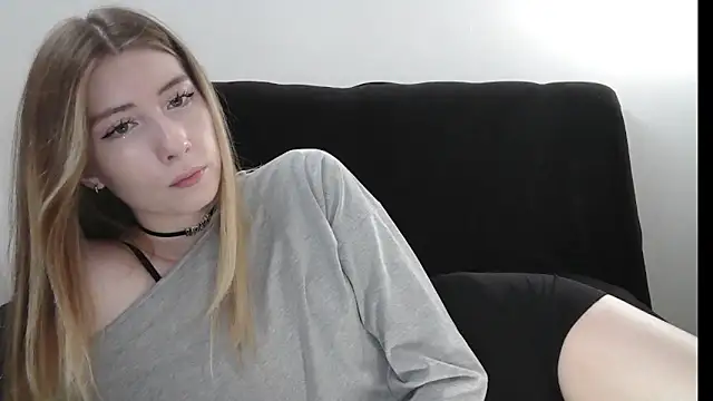 Snapshot of ErikaShyy chatting on 19, 5, 2026 ErikaShyy online show from 19, 5, 2026