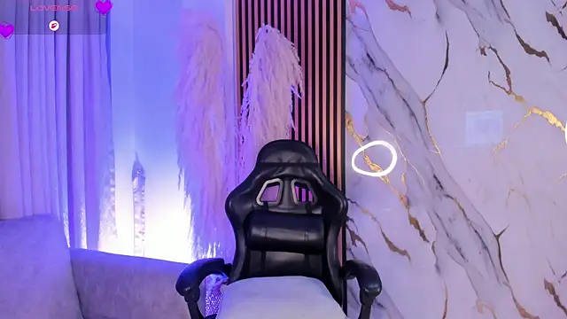 Snapshot of LiaFlowers chatting on 21, 4, 2026 LiaFlowers online show from 21, 4, 2026