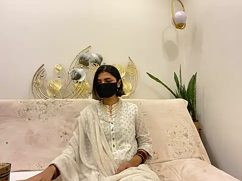 Snapshot of MaYaa__11 chatting on 14, 2, 2025 MaYaa 11 online show from 14, 2, 2025