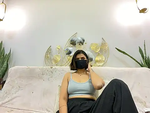 Snapshot of MaYaa__11 chatting on 17, 2, 2025 MaYaa 11 online show from 17, 2, 2025