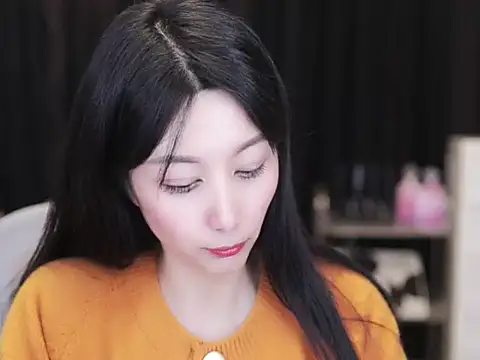 Nuyoah-77 online show from 1, 11, 2025