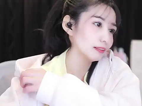 Nuyoah-77 online show from 28, 11, 2025