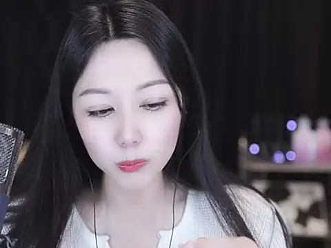 Nuyoah-77 online show from 28, 3, 2026