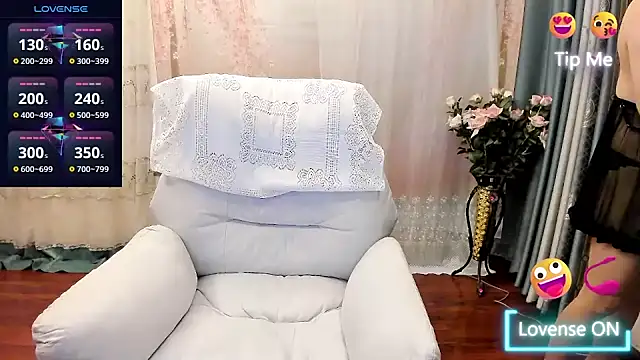 Snapshot of Pennyee chatting on 23, 9, 2025 Pennyee online show from 23, 9, 2025