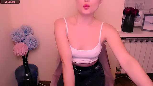 Felliciya online show from 4, 3, 2025