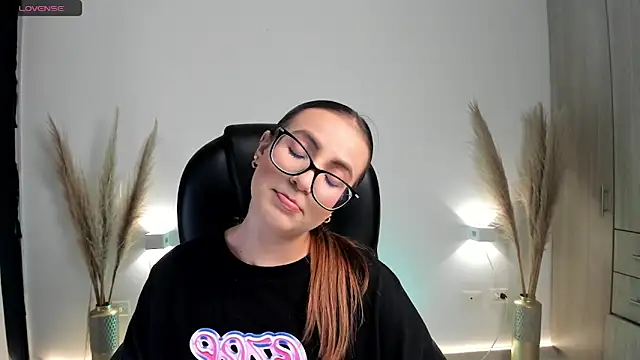 Snapshot of RyliieHunter chatting on 2, 12, 2024 RyliieHunter online show from 2, 12, 2024