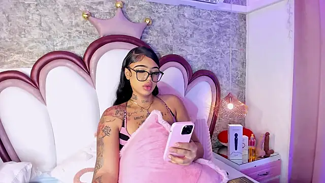 Snapshot of Mia_Jansen chatting on 7, 4, 2026 Mia Jansen online show from 7, 4, 2026