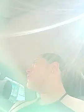 Snapshot of Lesly_10- chatting on 24, 3, 2026 Lesly 10- online show from 24, 3, 2026