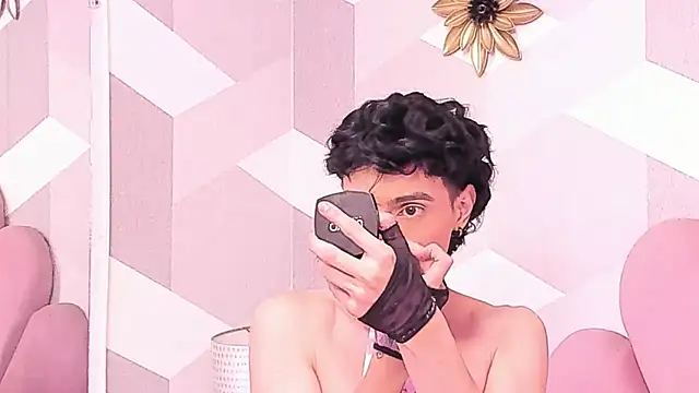 KylieMonnett online show from 17, 5, 2026