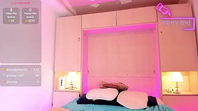 EmilyyStuart online show from 14, 2, 2025