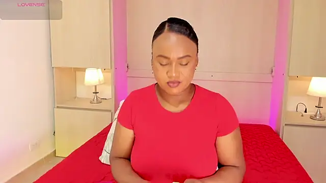 EmilyyStuart online show from 24, 10, 2025