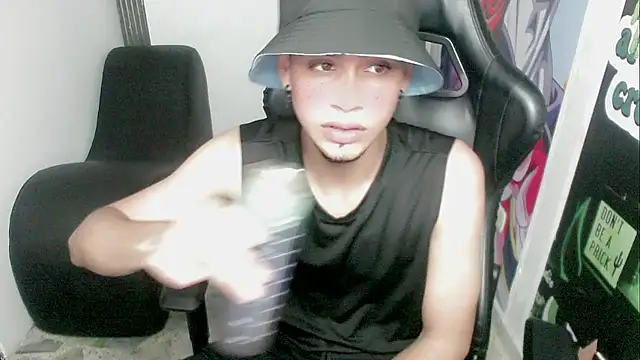 zacariasss  online show from 29, 12, 2024