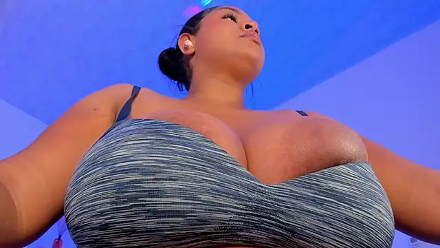 Snapshot of Brianna_bigboobs chatting on 18, 7, 2026 Brianna bigboobs online show from 18, 7, 2026