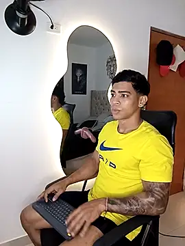 Snapshot of Andrew_wolf7 chatting on 5, 10, 2025 Andrew wolf7 online show from 5, 10, 2025