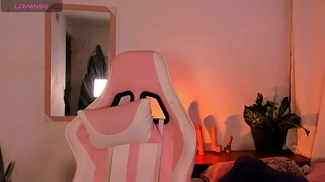 adriannyp 1 online show from 31, 10, 2025