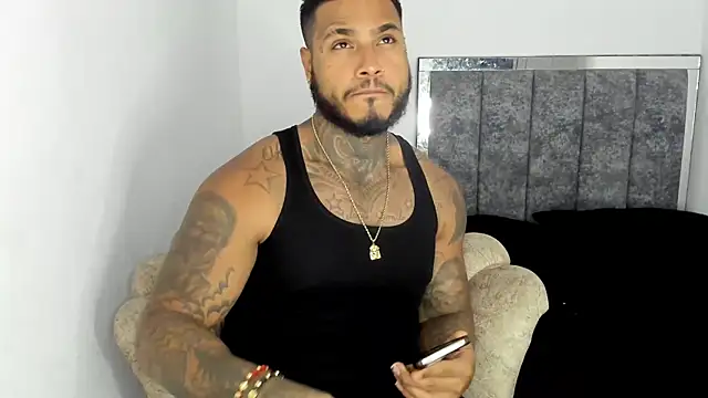 Snapshot of Exotic_tatto27121 chatting on 7, 3, 2026 Exotic tatto27121 online show from 7, 3, 2026