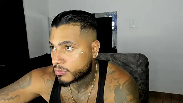 Snapshot of Exotic_tatto27121 chatting on 8, 4, 2026 Exotic tatto27121 online show from 8, 4, 2026