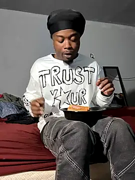 Snapshot of SluttyLyfe4L chatting on 6, 11, 2025 SluttyLyfe4L online show from 6, 11, 2025