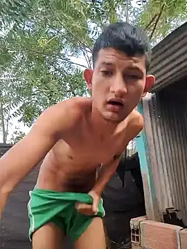 Snapshot of Valentinacuc chatting on 1, 10, 2025 Valentinacuc online show from 1, 10, 2025