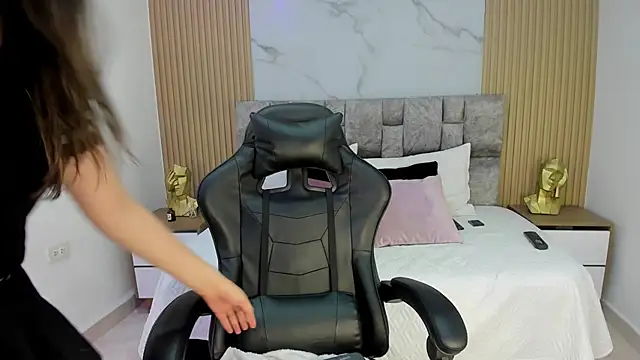 Khalifa fletcher online show from 23, 1, 2025