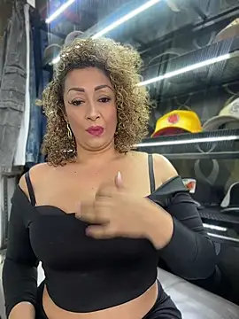 Snapshot of Katti_Barrera chatting on 23, 6, 2026 Katti Barrera online show from 23, 6, 2026