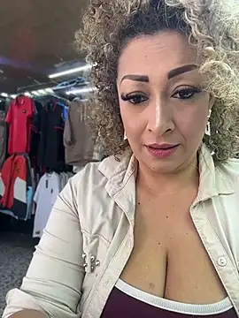 Snapshot of Katti_Barrera chatting on 1, 7, 2026 Katti Barrera online show from 1, 7, 2026