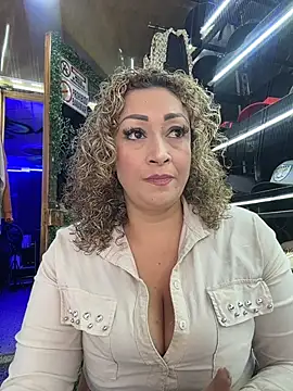 Snapshot of Katti_Barrera chatting on 6, 7, 2026 Katti Barrera online show from 6, 7, 2026