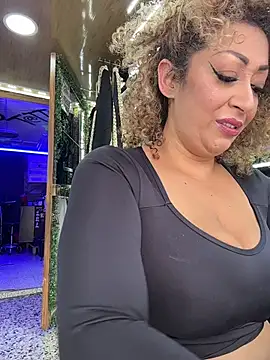 Snapshot of Katti_Barrera chatting on 8, 7, 2026 Katti Barrera online show from 8, 7, 2026