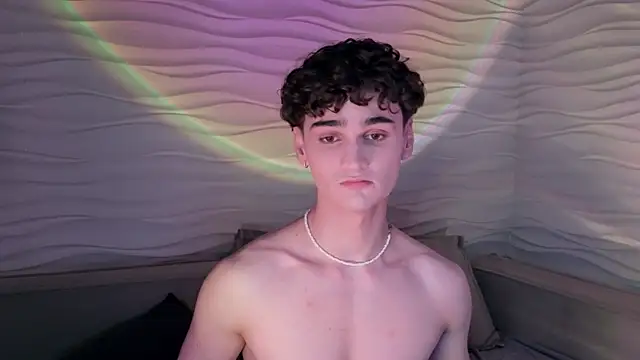 Snapshot of adam_21cm__ chatting on 4, 2, 2025 adam 21cm   online show from 4, 2, 2025