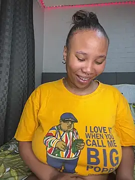 Snapshot of DrippinCaramelCutie chatting on 31, 3, 2026 DrippinCaramelCutie online show from 31, 3, 2026