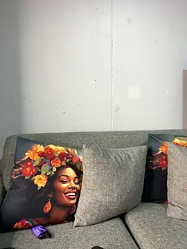 Snapshot of DrippinCaramelCutie chatting on 7, 4, 2026 DrippinCaramelCutie online show from 7, 4, 2026