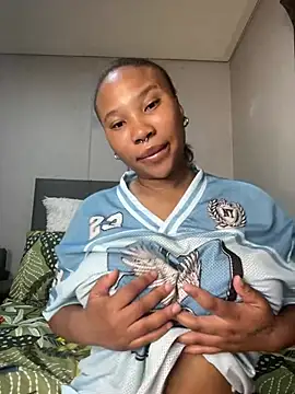 Snapshot of DrippinCaramelCutie chatting on 9, 4, 2026 DrippinCaramelCutie online show from 9, 4, 2026